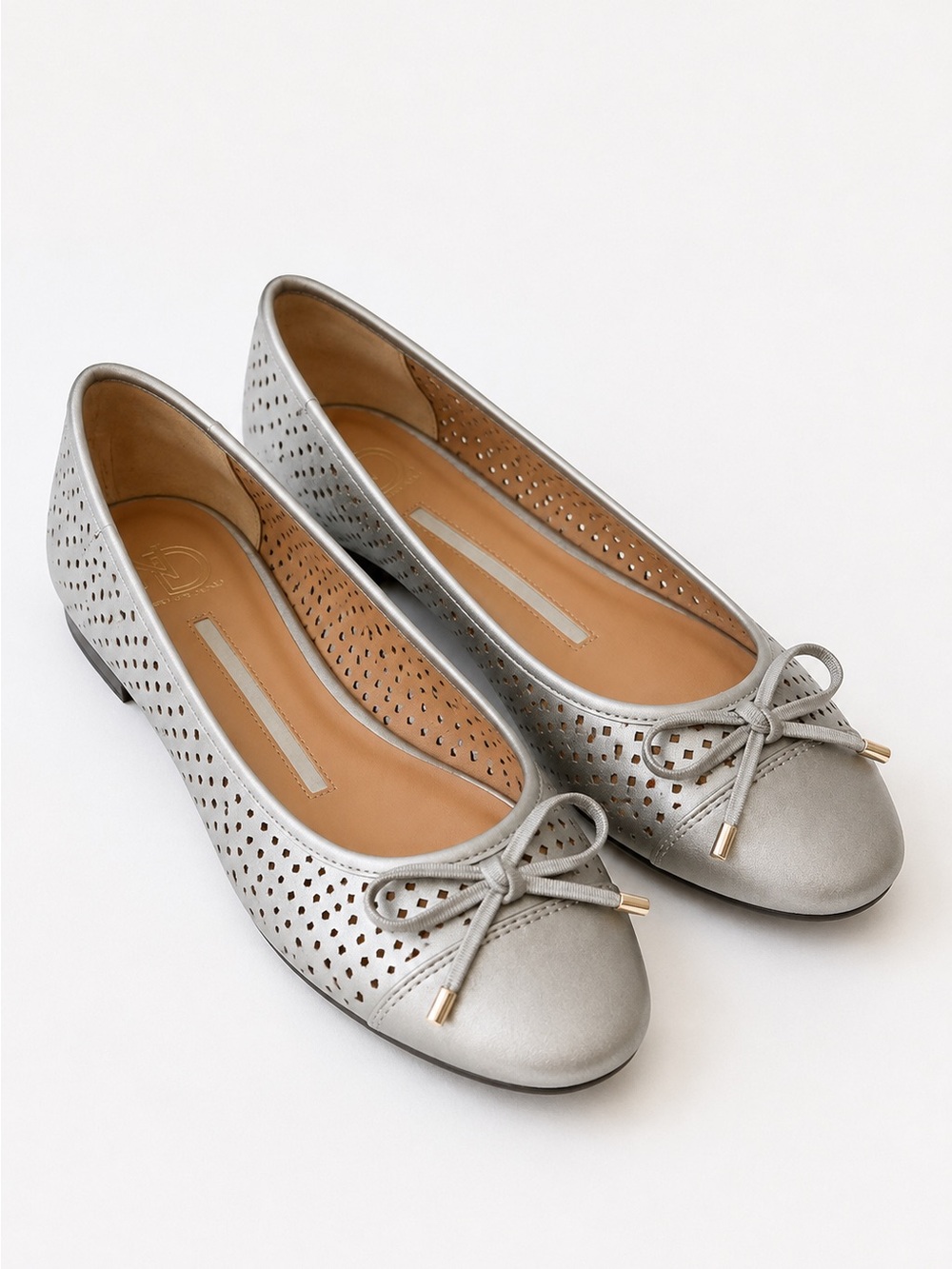 New Directions Melrose Silver Perforated Ballet Flats Bow Round Toe Size 10